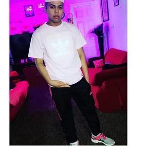 Meet your Posher, Víctor